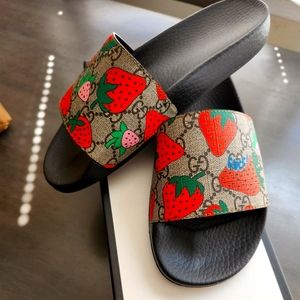 Gucci Strawberry Slides 🍓